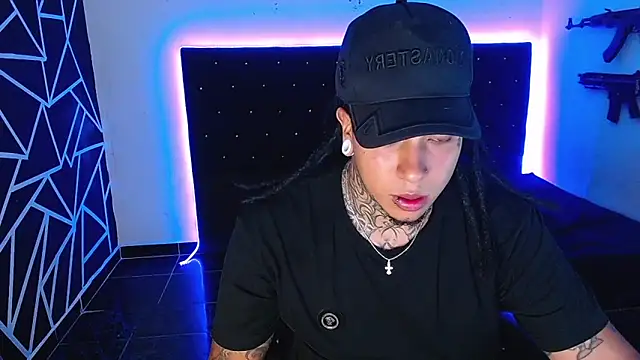 Snapshot of Zero-X9 chatting on 03-05-26, 08:27 Zero-X9 online show from 03-05-26, 08:27