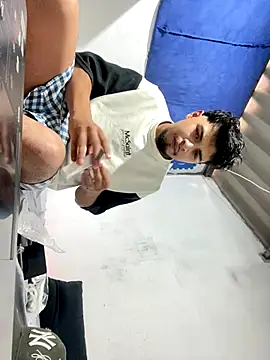 Snapshot of deivonthewater chatting on 11-27-25, 06:21 deivonthewater online show from 11-27-25, 06:21