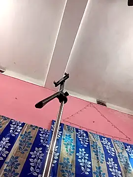 Snapshot of Heaven-2- chatting on 11-18-25, 04:50 Heaven-2- online show from 11-18-25, 04:50