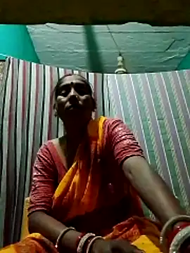Snapshot of Xx_savita chatting on 05-07-26, 09:42 Xx savita online show from 05-07-26, 09:42
