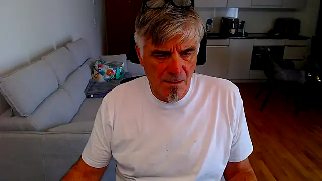 Buidapest online show from 03-27-26, 08:26