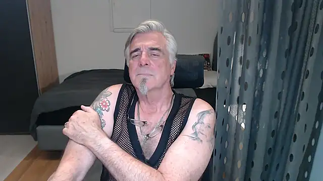 Buidapest online show from 07-08-26, 03:00