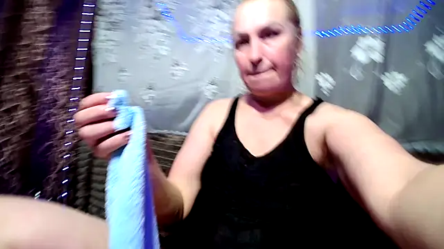 Kissingyouu online show from 02-25-26, 08:46