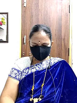 Queen-Neha online show from 04-29-26, 01:48