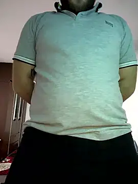 Snapshot of Andreiandu23 chatting on 01-11-26, 09:42 Andreiandu23 online show from 01-11-26, 09:42