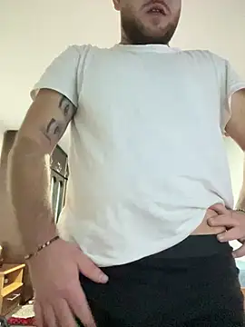 Snapshot of Andreiandu23 chatting on 01-17-26, 08:12 Andreiandu23 online show from 01-17-26, 08:12