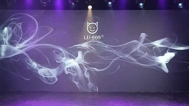 Snapshot of LU-909 chatting on 11-21-25, 08:02 LU-909 online show from 11-21-25, 08:02