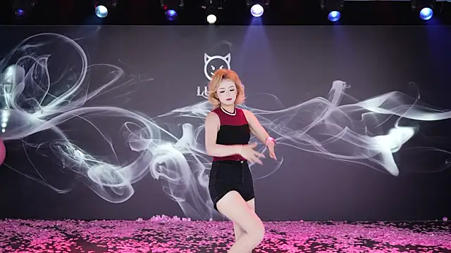 Snapshot of LU-909 chatting on 12-03-25, 08:12 LU-909 online show from 12-03-25, 08:12