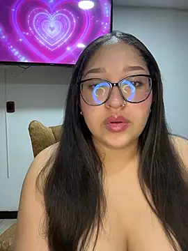 Snapshot of Whitneyy chatting on 11-18-25, 03:01 Whitneyy online show from 11-18-25, 03:01