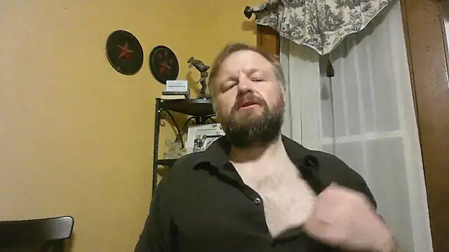 Snapshot of TheOneDonShaun chatting on 02-17-26, 05:26 TheOneDonShaun online show from 02-17-26, 05:26