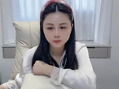 Snapshot of forzen-baby chatting on 12-02-25, 01:33 forzen-baby online show from 12-02-25, 01:33