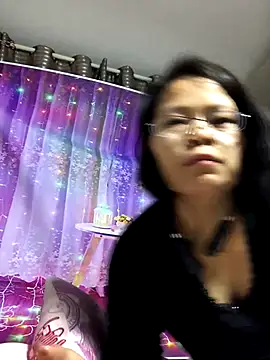 Snapshot of Yes-Baby-A chatting on 12-01-25, 01:27 Yes-Baby-A online show from 12-01-25, 01:27