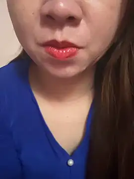 Snapshot of Hot-Today chatting on 11-19-25, 12:49 Hot-Today online show from 11-19-25, 12:49