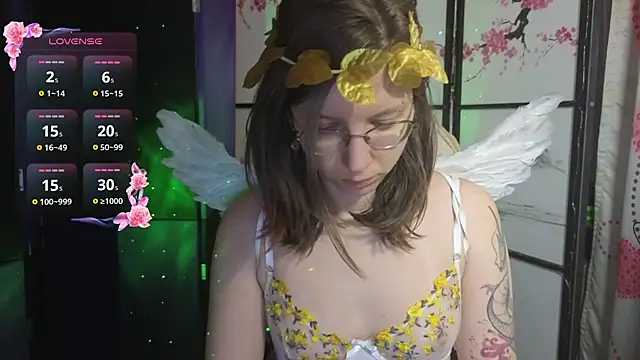 Snapshot of scarlettsrose chatting on 02-14-26, 11:40 scarlettsrose online show from 02-14-26, 11:40