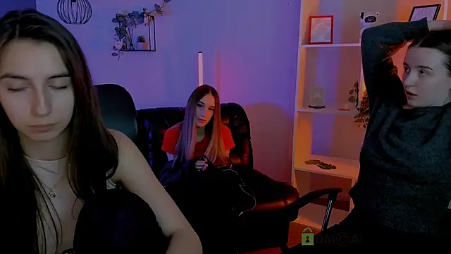  kellykitten  online show from 04-15-26, 03:30