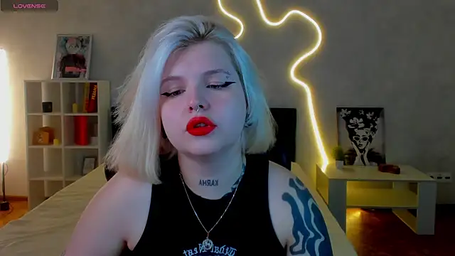 shadow  purrr online show from 11-18-25, 01:22