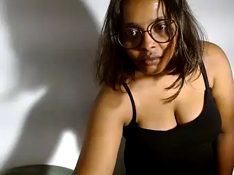 raveena hot online show from 12-21-25, 12:34