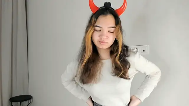 CoreenLuebbers online show from 11-26-25, 06:36