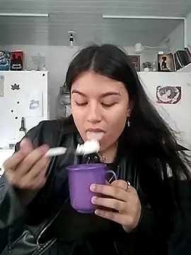 Snapshot of Satanatrix chatting on 12-18-25, 06:58 Satanatrix online show from 12-18-25, 06:58