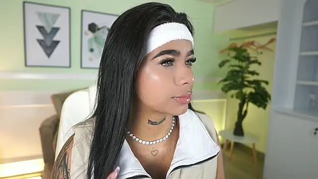 MeganLowell online show from 01-10-26, 11:34