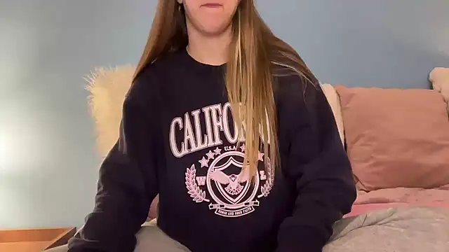 Snapshot of Martimartinaxx chatting on 01-08-26, 09:39 Martimartinaxx online show from 01-08-26, 09:39