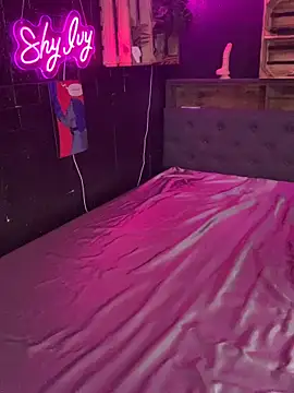 Snapshot of Shy-Ivy chatting on 12-01-25, 10:37 Shy-Ivy online show from 12-01-25, 10:37