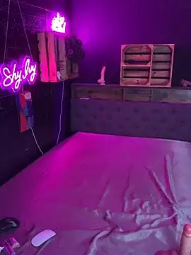 Snapshot of Shy-Ivy chatting on 12-04-25, 09:45 Shy-Ivy online show from 12-04-25, 09:45