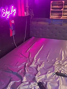 Snapshot of Shy-Ivy chatting on 12-17-25, 10:38 Shy-Ivy online show from 12-17-25, 10:38