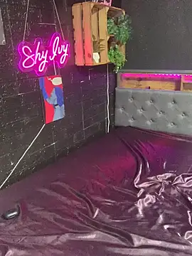 Snapshot of Shy-Ivy chatting on 03-07-26, 10:18 Shy-Ivy online show from 03-07-26, 10:18