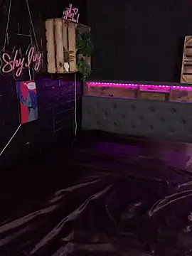 Snapshot of Shy-Ivy chatting on 03-08-26, 09:18 Shy-Ivy online show from 03-08-26, 09:18