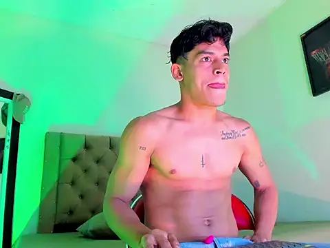 Snapshot of blorelopez chatting on 12-03-25, 05:44 blorelopez online show from 12-03-25, 05:44