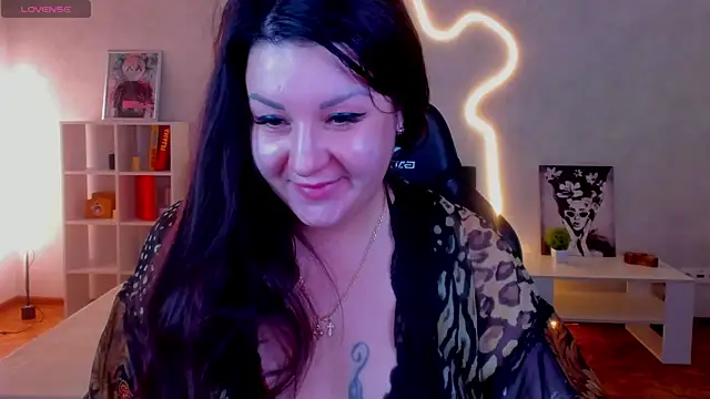 still  her online show from 11-25-25, 01:38