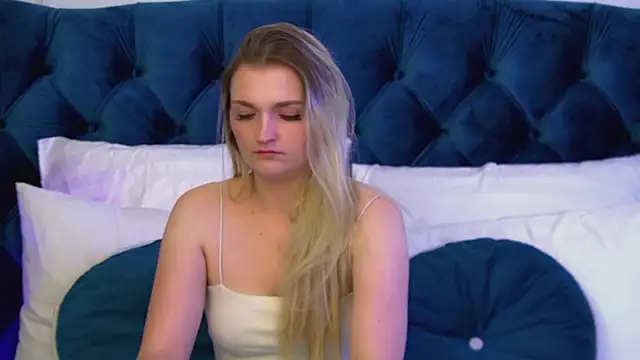 Snapshot of AnnyRaii chatting on 02-17-26, 06:21 AnnyRaii online show from 02-17-26, 06:21