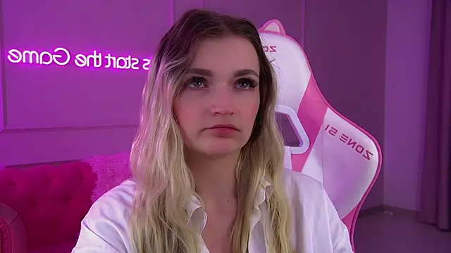 Snapshot of AnnyRaii chatting on 02-20-26, 06:30 AnnyRaii online show from 02-20-26, 06:30