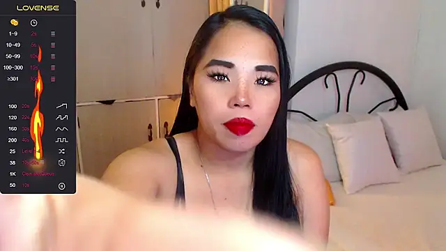 SquirtyLillyx online show from 11-24-25, 04:34