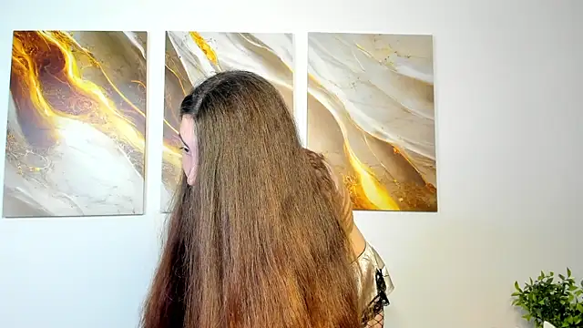 LiraRevery online show from 11-25-25, 03:28