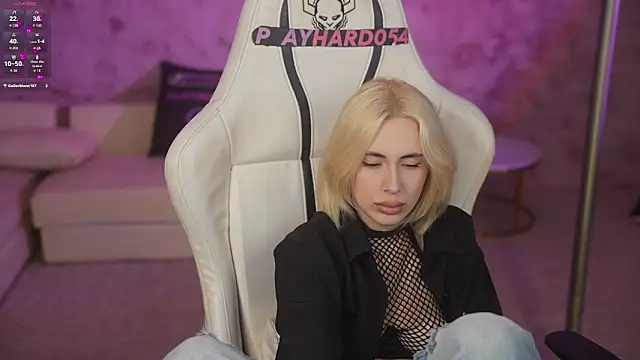 Kara cat online show from 04-03-26, 10:41