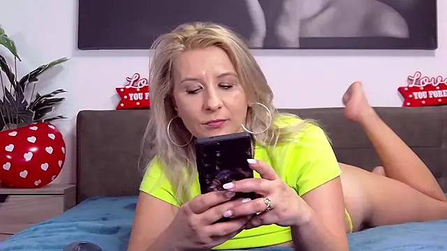 KaylinJan online show from 02-22-26, 06:39