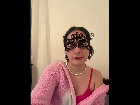 Pineapple online show from 12-04-25, 09:29