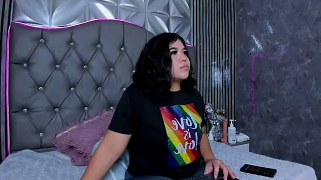 Snapshot of Amanda_Mooree chatting on 05-12-26, 03:47 Amanda Mooree online show from 05-12-26, 03:47
