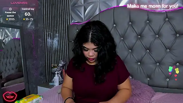 Snapshot of Amanda_Mooree chatting on 05-16-26, 04:09 Amanda Mooree online show from 05-16-26, 04:09