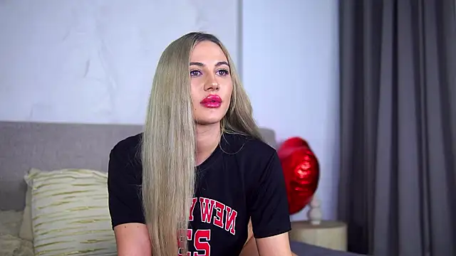 Chloe GraceeX online show from 02-18-26, 12:06