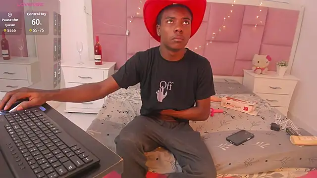 Snapshot of NoahJhonson69 chatting on 11-27-25, 06:32 NoahJhonson69 online show from 11-27-25, 06:32