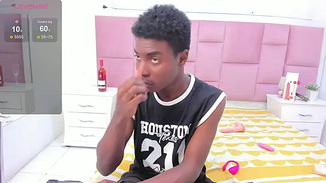 Snapshot of NoahJhonson69 chatting on 12-02-25, 06:58 NoahJhonson69 online show from 12-02-25, 06:58