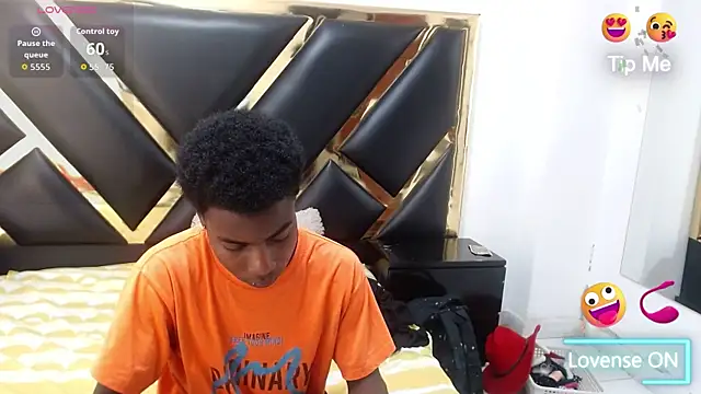 NoahJhonson69 online show from 04-05-26, 11:40