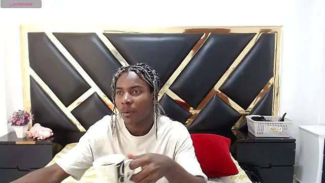 NoahJhonson69 online show from 06-04-26, 11:27