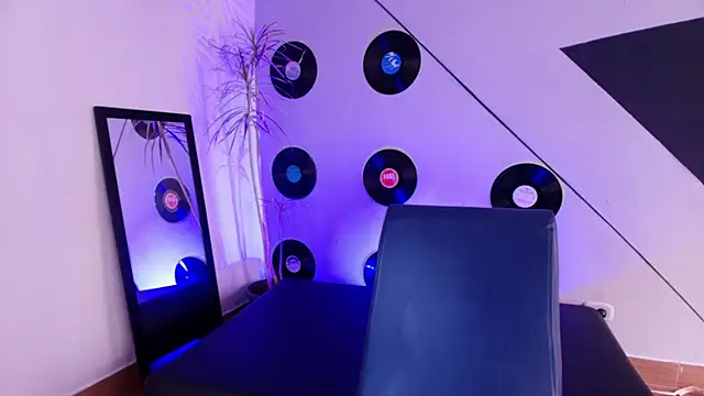 Snapshot of goddess_julieta chatting on 01-18-26, 07:17 goddess julieta online show from 01-18-26, 07:17