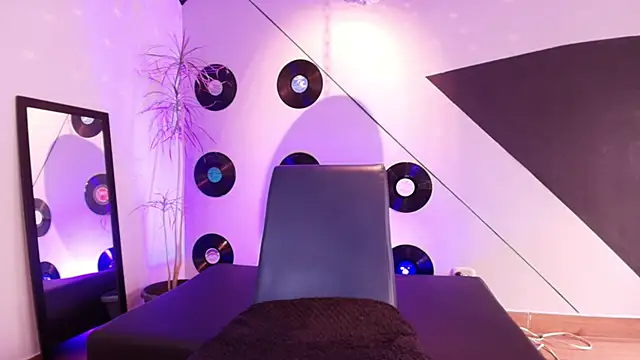 Snapshot of goddess_julieta chatting on 02-13-26, 07:10 goddess julieta online show from 02-13-26, 07:10