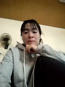 Snapshot of Xuca-bits chatting on 12-04-25, 04:55 Xuca-bits online show from 12-04-25, 04:55