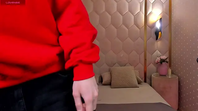 Snapshot of Even_Vrot chatting on 11-26-25, 07:48 Even Vrot online show from 11-26-25, 07:48